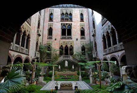 Foto del jardín interior del museo Isabella Stewart- Gardner Museum de Boston