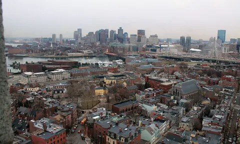 Panorámica de Boston desde lo alto del monumento a la Batalla Bunker Hill