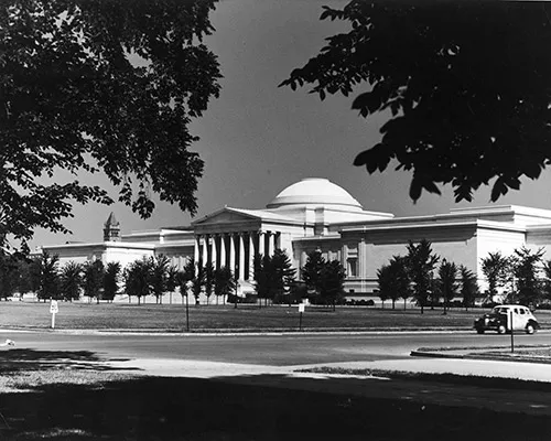 Foto tomada al National Gallery Art en 1941 Foto tomada al National Gallery Art en 1941