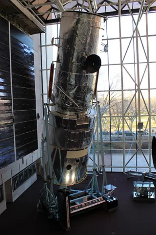 Foto del Telescopio Hubble en el Museo Nacional del aire y del espacio de Washington DC