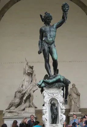Perseo con la cabeza de Medusa en la Logia dei Lanz o Logia della Signoria