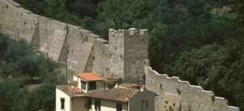 Restos de las murallas de Florencia