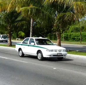 Típico Taxi de Cancún