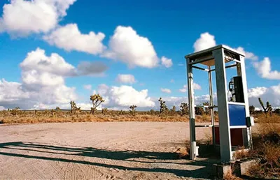 Cabina telefónica en Túnez: fotografía del viaje original