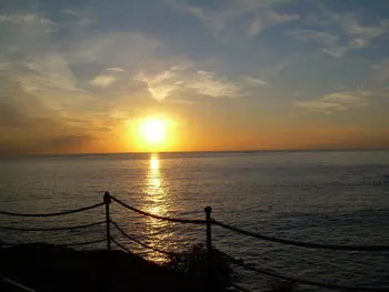 El sol ocultándose bajo el mar de Tenerife